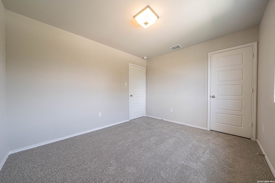 Spacious, unfurnished interior of a new home in , Seguin (Image 18).
