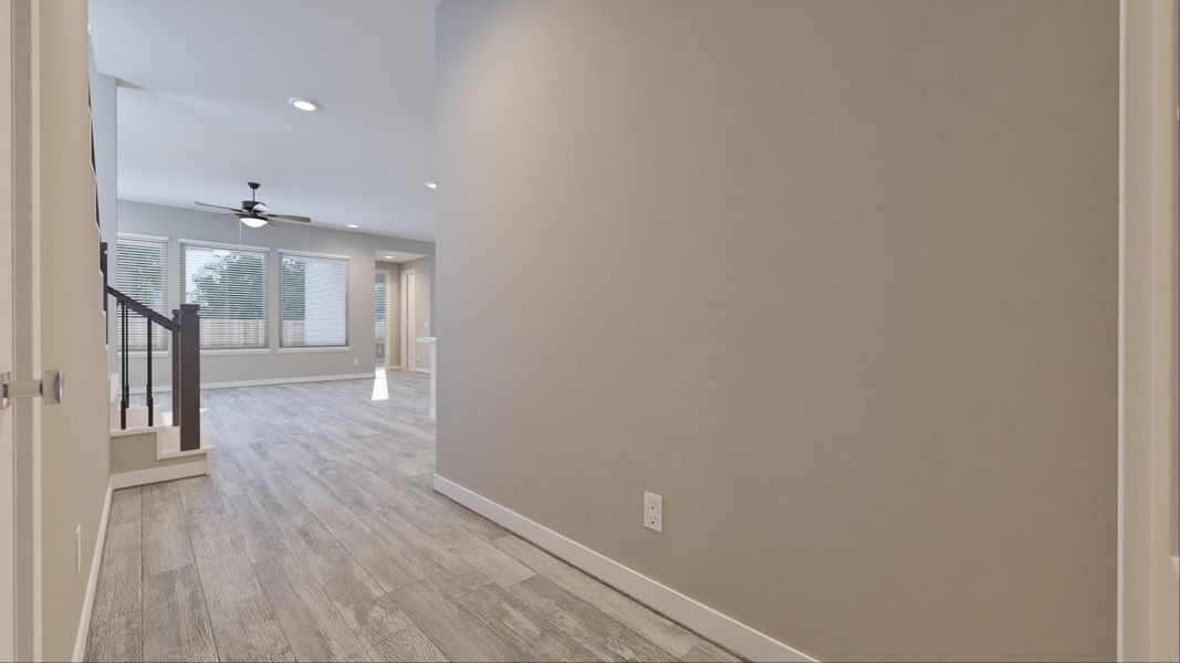 Representative unfurnished interior of a home built from the Hampton by Tricoast Homes in Summer Place  35', Montgomery (Image 21).