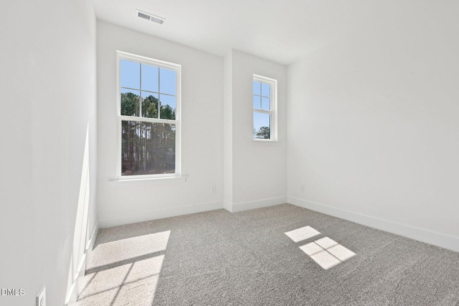 26-web-or-mls-Dunzo Dr-S1203-026