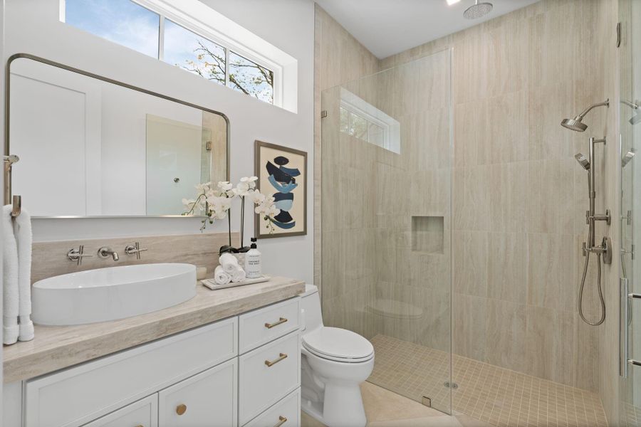 full restroom / downstairs