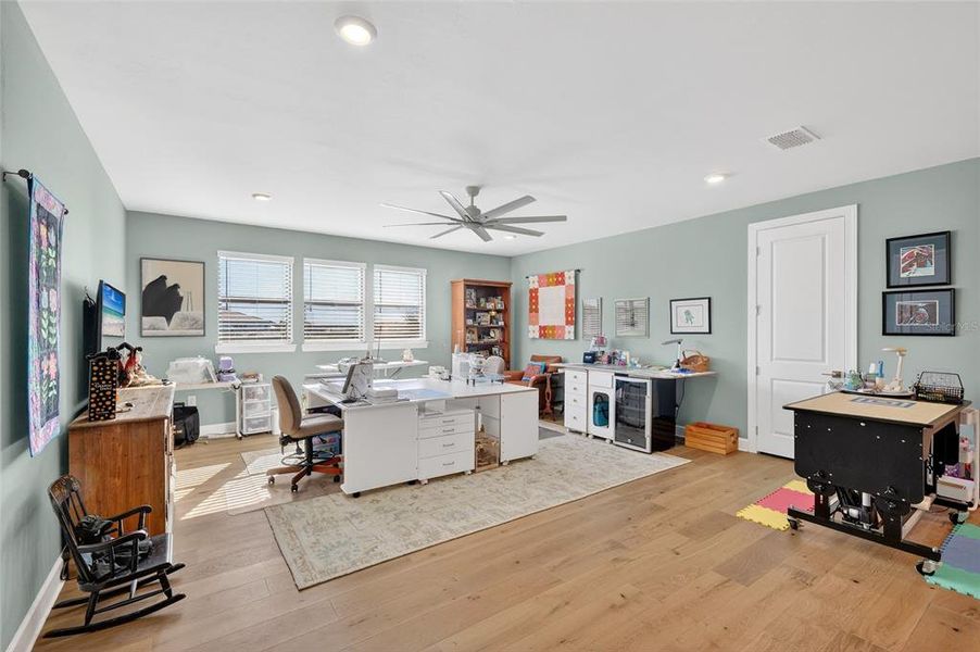 Furnished interior view inside a new home in , Lakewood Ranch (Image 40).