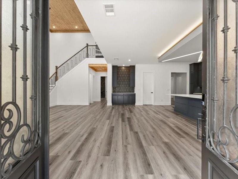 Spacious, unfurnished interior of a new home in , Dahlonega (Image 100).