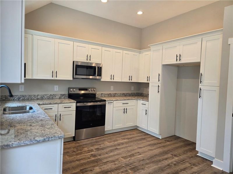 Furnished interior view inside a new home in , Lavonia (Image 14).