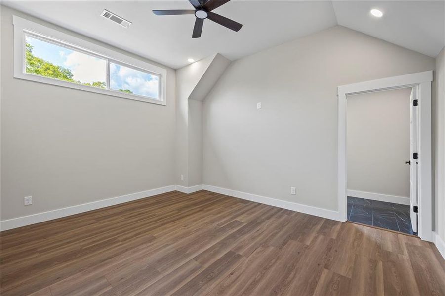 Spacious, unfurnished interior of a new home in , Athens (Image 52).