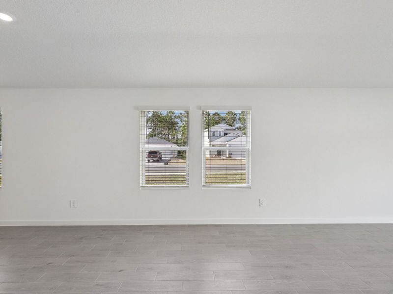 Spacious, unfurnished interior of a new home in Kings Creek - Classic Series, Jacksonville (Image 8).