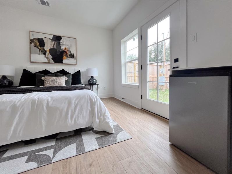 1st Floor Bedroom with Kitchenette for Airbnb option