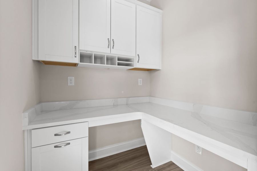 Spacious, unfurnished interior of a new home in Lakeside Townes at Riverlights, Wilmington (Image 16).