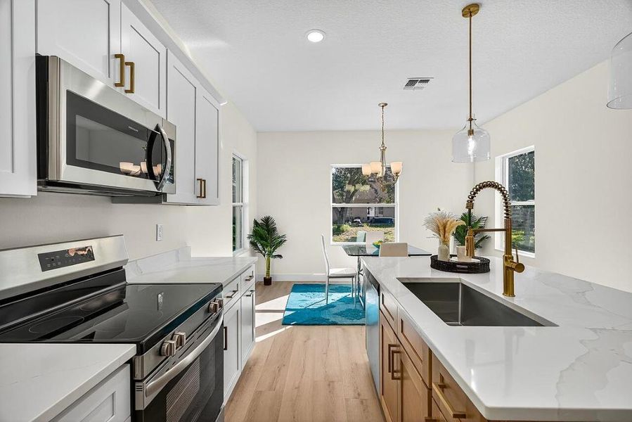 8966-103rd-Ct-HigMedia-026-1280