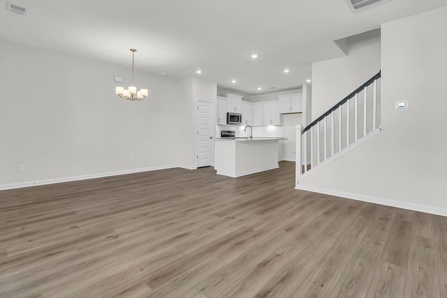 Spacious, unfurnished interior of a new home in Six Oaks, Summerville (Image 27).