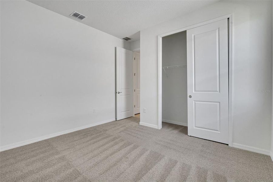 Spacious, unfurnished interior of a new home in Creekside Run at Babcock Ranch, Punta Gorda (Image 17).