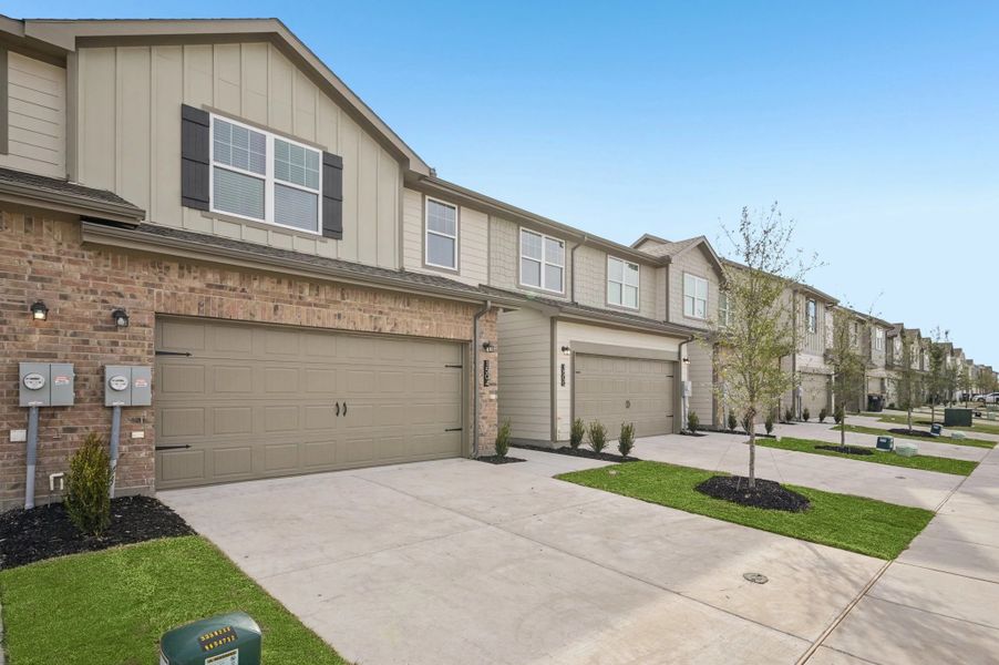 Representative exterior photo of a completed home built from the Rayne by Starlight Homes in Coyote Meadows, Anna, TX (Image 28).