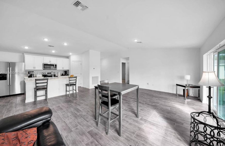 Furnished interior view inside a new home in , Cape Coral (Image 4).