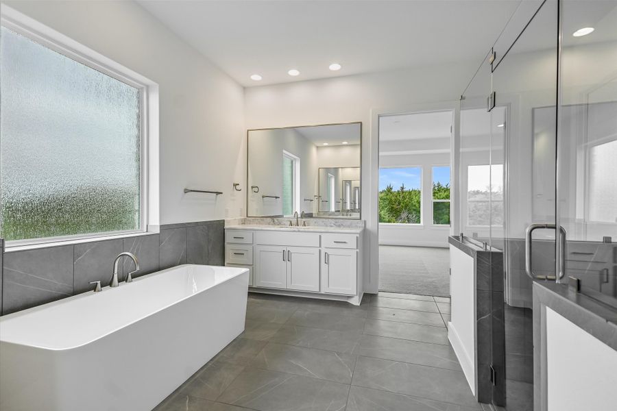 Representative furnished interior of a home built from the Santa Barbara II by Giddens Homes in Scofield Farms Estates, Georgetown (Image 90).