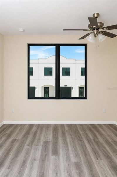 Spacious, unfurnished interior of a new home in , Tampa (Image 28).