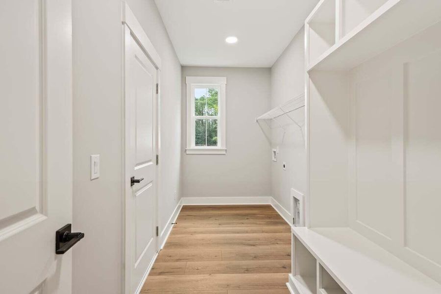 Spacious, unfurnished interior of a new home in , Ravenel (Image 33).