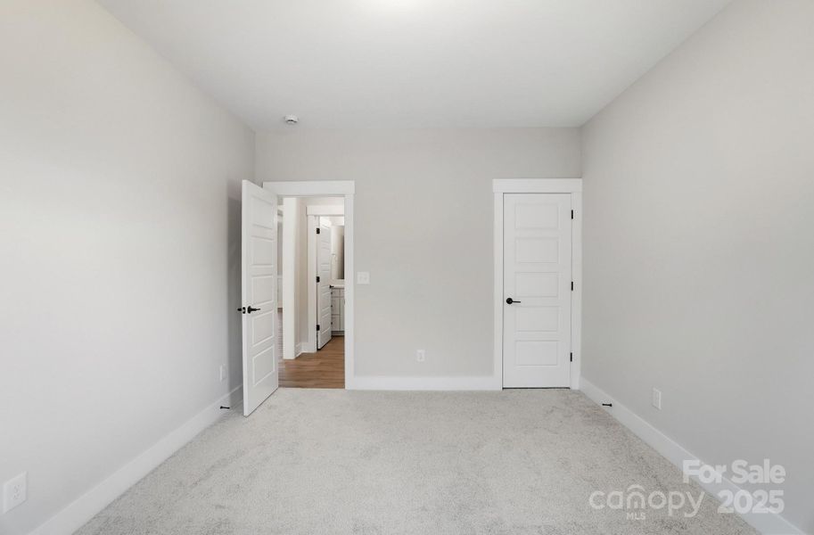 Spacious, unfurnished interior of a new home in Robinson Oaks, Gastonia (Image 45).