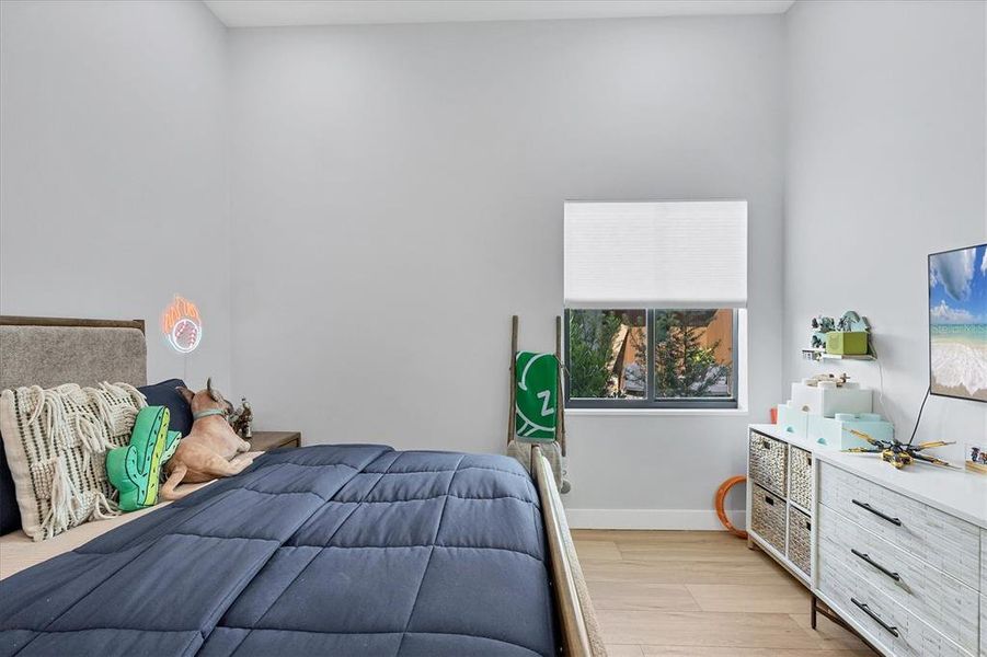 Furnished interior view inside a new home in , Sarasota (Image 7).