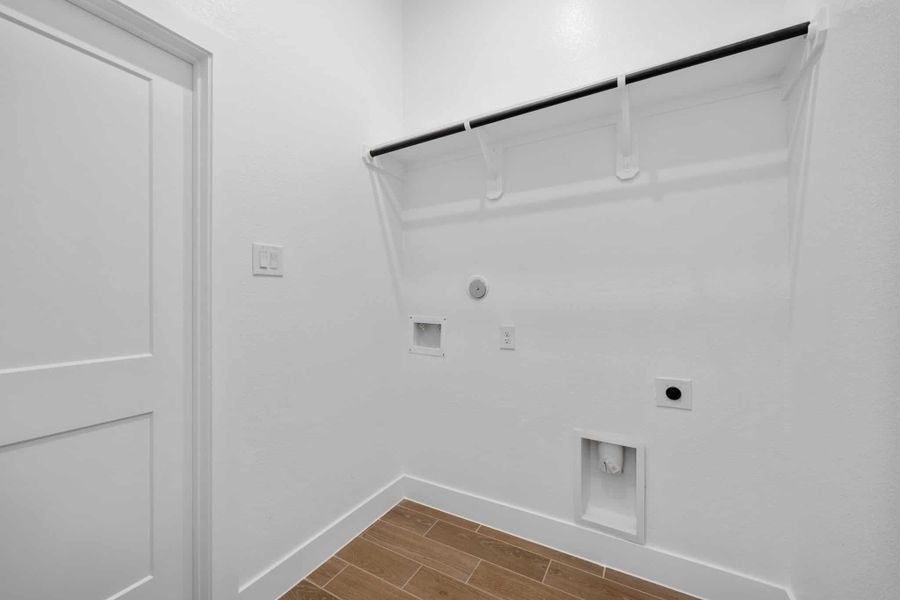 Spacious, unfurnished interior of a new home in Meridiana, Manvel (Image 30).