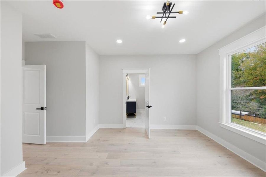 Spacious, unfurnished interior of a new home in , Acworth (Image 24).