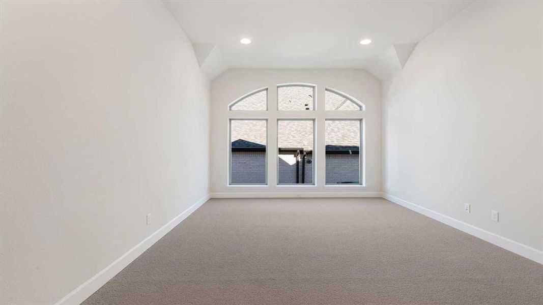 Spacious, unfurnished interior of a new home in Talon Hills, Fort Worth (Image 12).