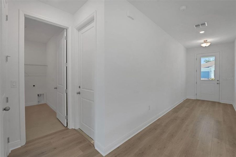 Spacious, unfurnished interior of a new home in Green Key Village, Lady Lake (Image 19). Spacious, unfurnished interior of a new home in Green Key Village, Lady Lake (Image 19).