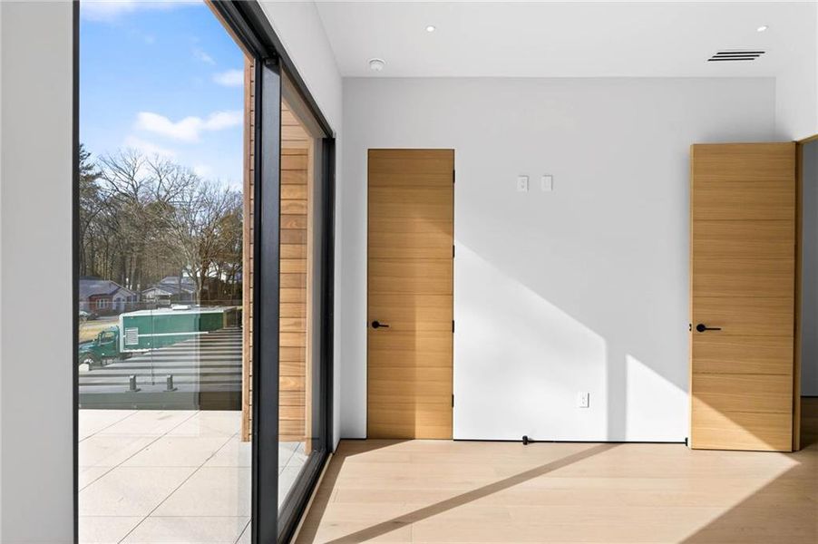 Exterior details and patio area of a home in , Alpharetta (Image 31).