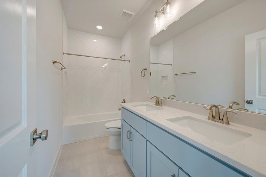 Furnished interior view inside a new home in ARTAVIA - Parkview Collection, Conroe (Image 11).