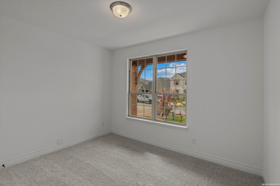 Spacious, unfurnished interior of a new home in Bison Ridge, San Antonio (Image 16).