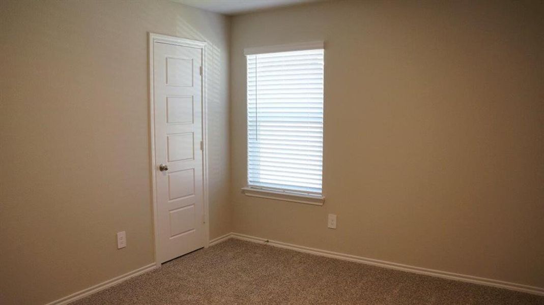 Spacious, unfurnished interior of a new home in Lonestar at Liberty Trails, Fort Worth (Image 19).
