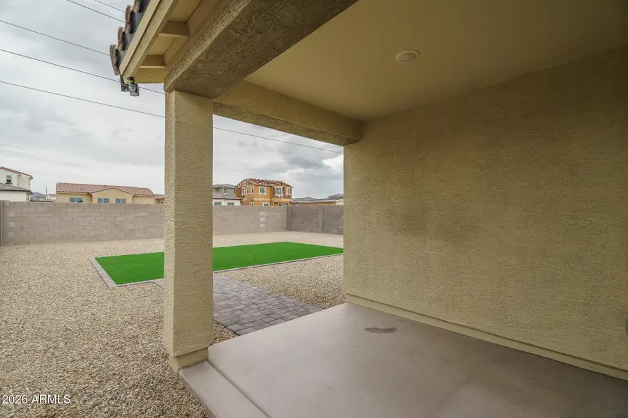 18) BACK PATIO 18) BACK PATIO