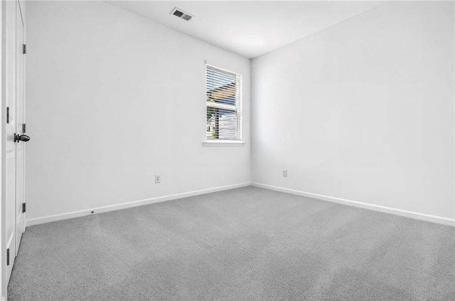Spacious, unfurnished interior of a new home in Apalachee Hills, Bethlehem (Image 22).