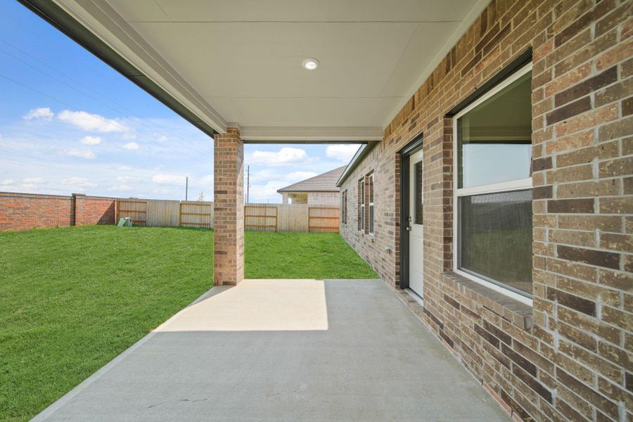 Spacious, unfurnished interior of a new home in Sunterra, Katy (Image 29). Spacious, unfurnished interior of a new home in Sunterra, Katy (Image 29).