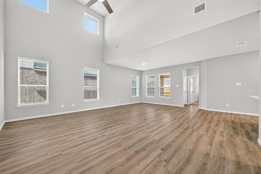 Spacious, unfurnished interior of a new home in Sunterra, Katy (Image 18). Spacious, unfurnished interior of a new home in Sunterra, Katy (Image 18).