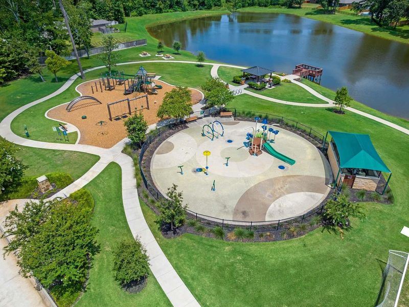 Community amenities in Lakes at Black Oak, Magnolia (Image 5).
