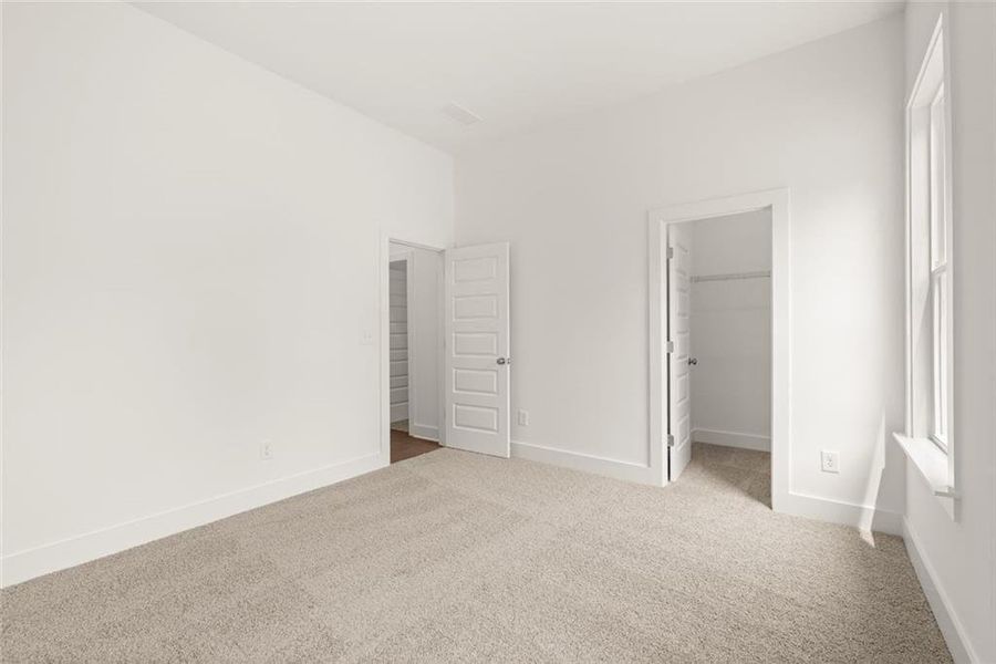 Spacious, unfurnished interior of a new home in , Gainesville (Image 27).
