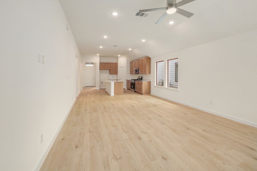 Spacious, unfurnished interior of a new home in Prairie Winds, Hutto (Image 15). Spacious, unfurnished interior of a new home in Prairie Winds, Hutto (Image 15).