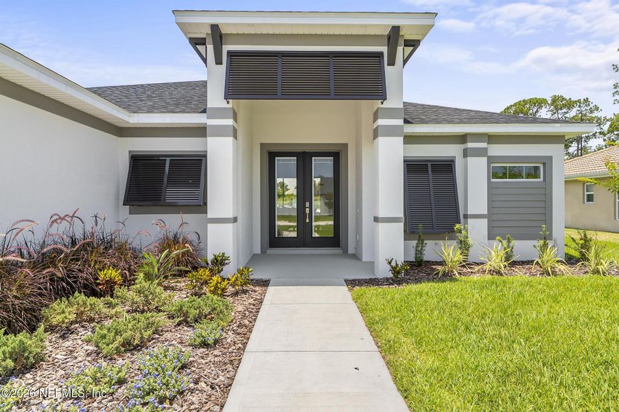 Exterior details and patio area of a home in , Palm Coast (Image 4).