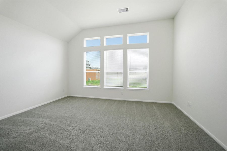 Spacious, unfurnished interior of a new home in Canterra Creek, Rosharon (Image 19).