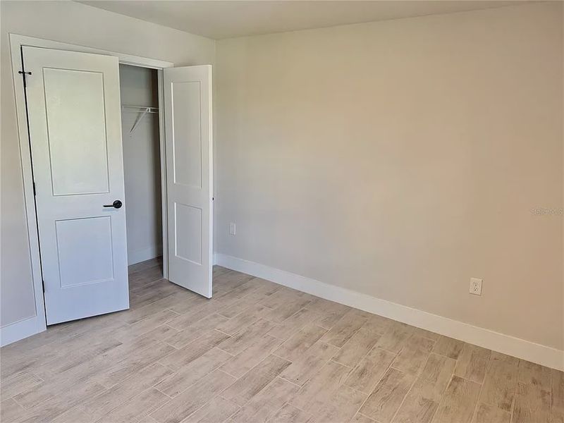 Spacious, unfurnished interior of a new home in South Gulf Cove, Port Charlotte (Image 23).
