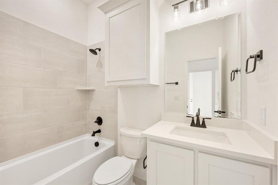 Furnished interior view inside a new home in Meadow Vista 60-65, Anna (Image 10). Furnished interior view inside a new home in Meadow Vista 60-65, Anna (Image 10).