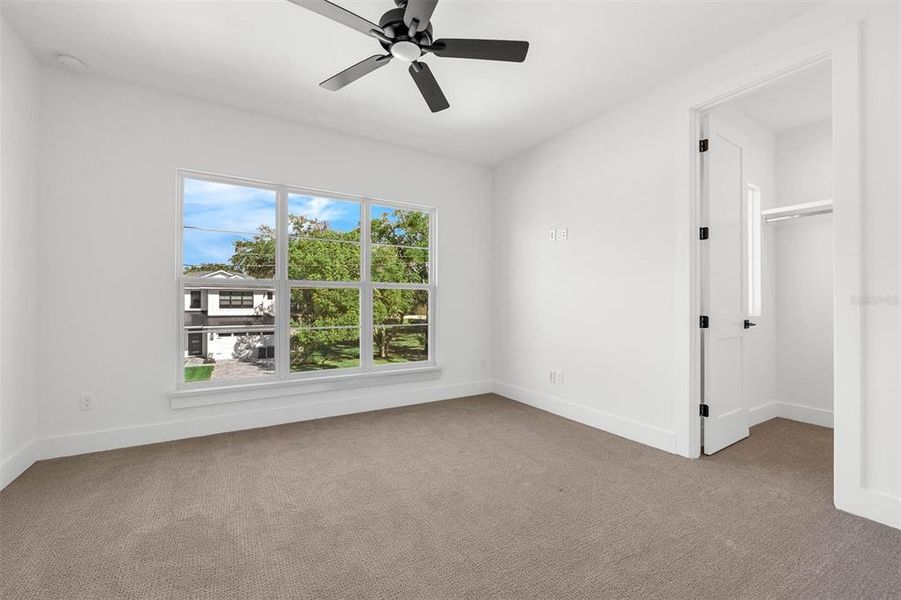 Spacious, unfurnished interior of a new home in , Orlando (Image 50).