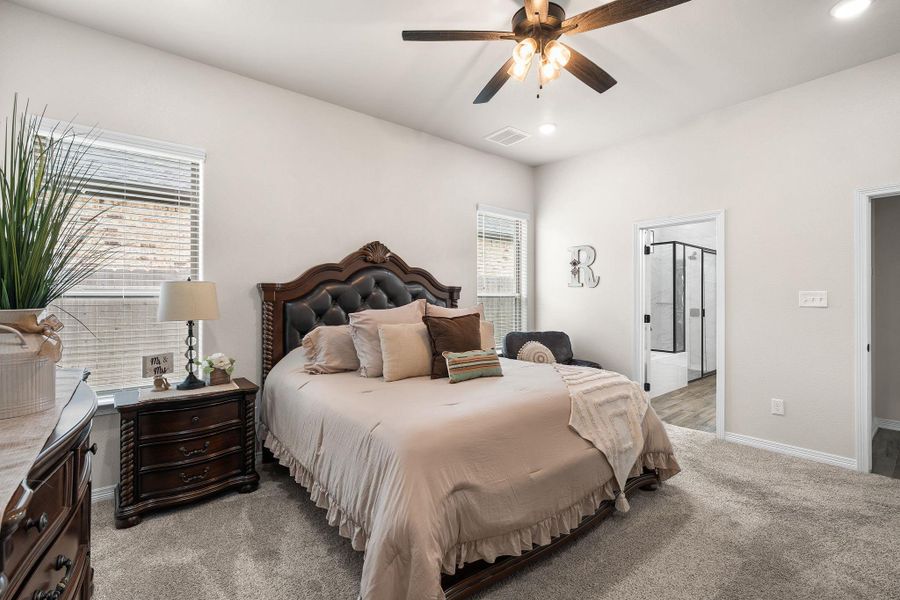 Furnished interior view inside a new home in , Temple (Image 7).