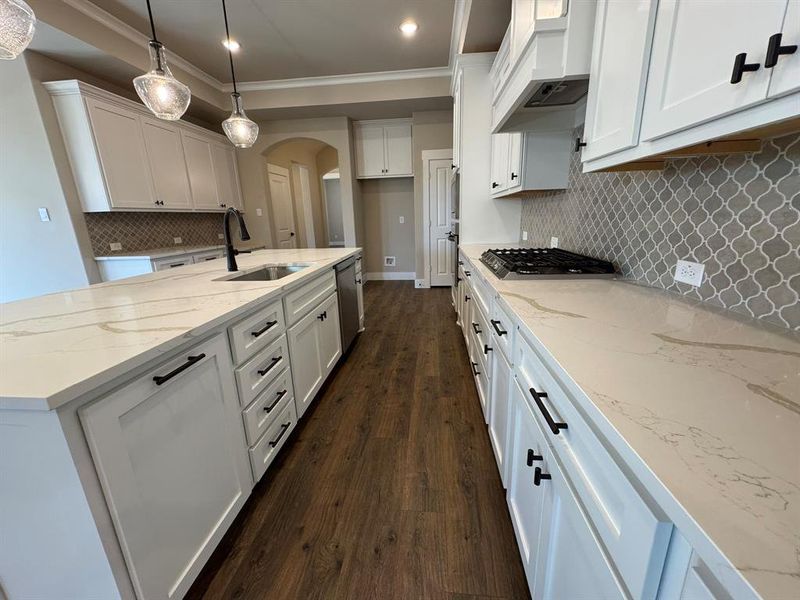 Furnished interior view inside a new home in Ladera Tavolo Park, Fort Worth (Image 6). Furnished interior view inside a new home in Ladera Tavolo Park, Fort Worth (Image 6).