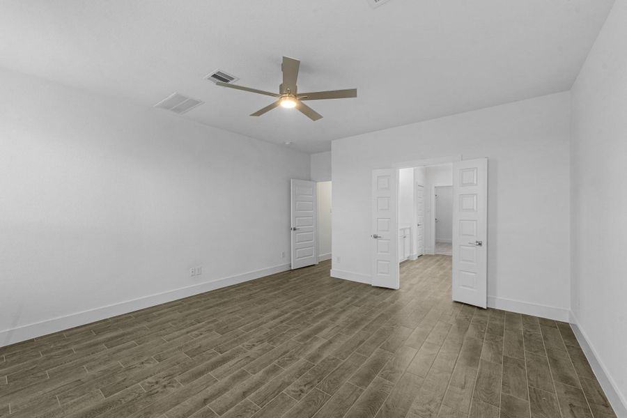 Spacious, unfurnished interior of a new home in Beacon Hill, Waller (Image 25). Spacious, unfurnished interior of a new home in Beacon Hill, Waller (Image 25).