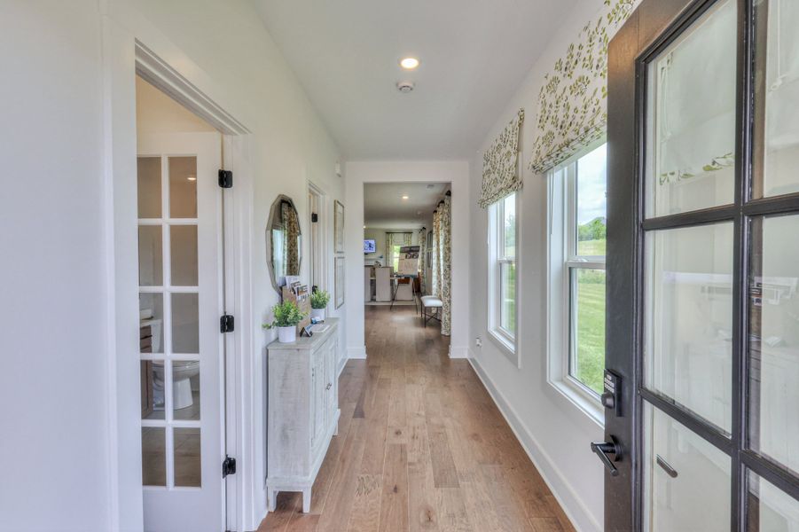 *Furnished model home example. Selections & finishes may vary. *Furnished model home example. Selections & finishes may vary.