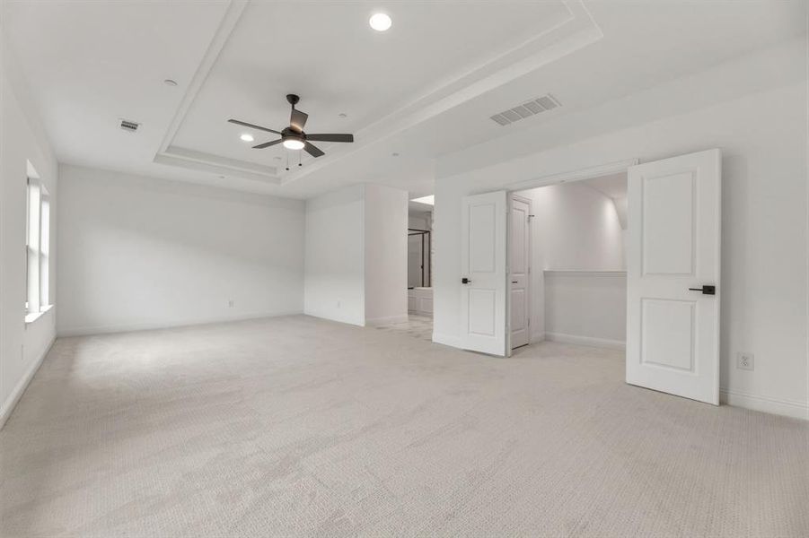 Spacious, unfurnished interior of a new home in , Lewisville (Image 32).