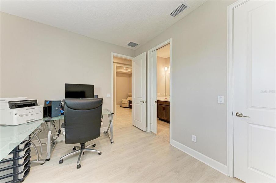 Furnished interior view inside a new home in , Bradenton (Image 32).