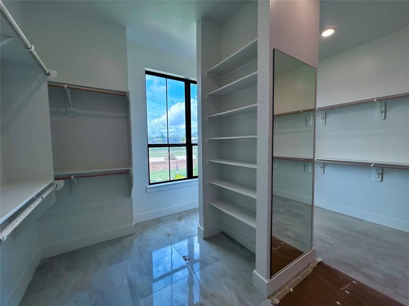 Image 12 of a home in The Estates at James Lane.