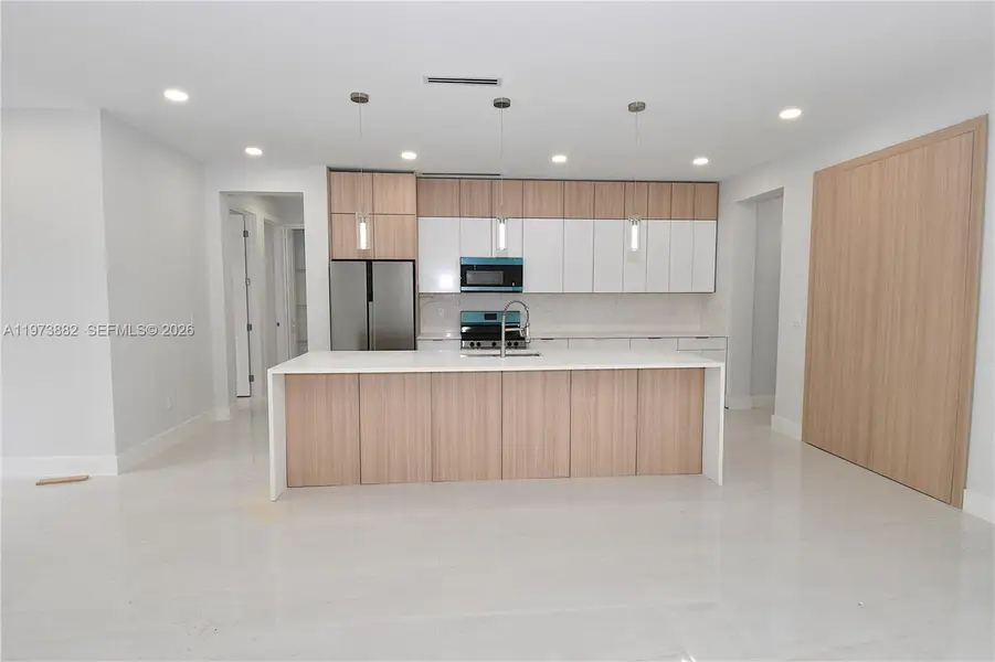 Furnished interior view inside a new home in , Lehigh Acres (Image 6).