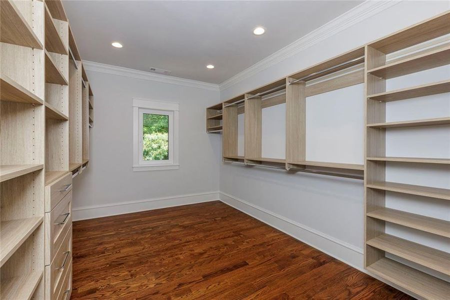 Spacious, unfurnished interior of a new home in , Roswell (Image 64).